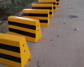 郑州水泥隔离墩有限公司