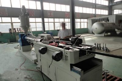 青岛合塑塑料机械制造有限公司