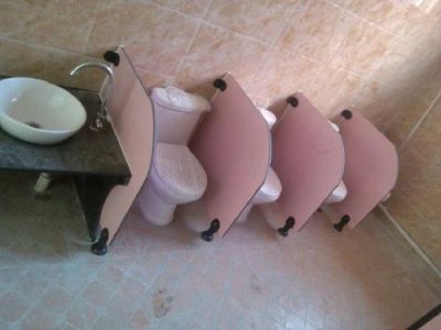 西安隆鑫卫生间隔断厂