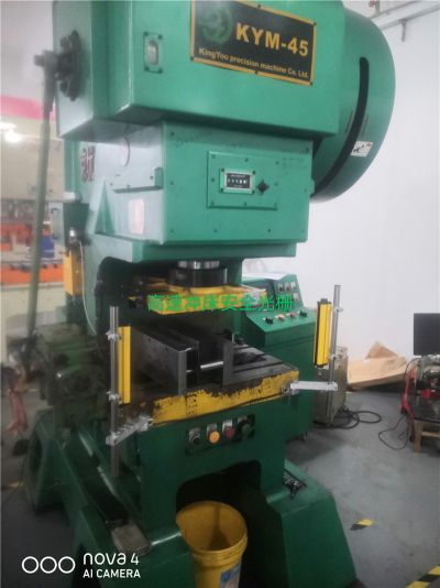 东莞市鑫赣机床维修有限公司